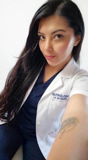 Adriana Reyes Especialista en nutrición