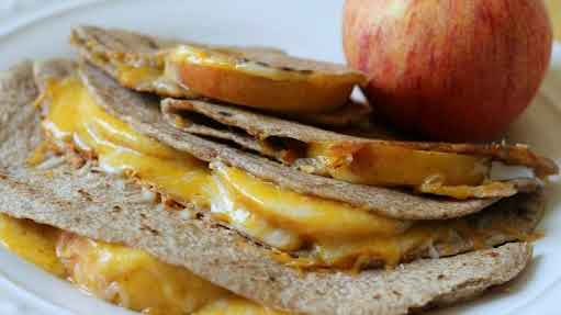 Quesadillas de lomo con manzana y canela, ahora con Queso oaxaca oaxaca