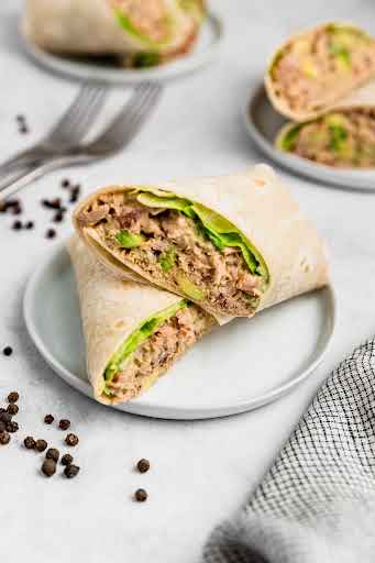 Wrap de atún y verduras de 238 Kcal