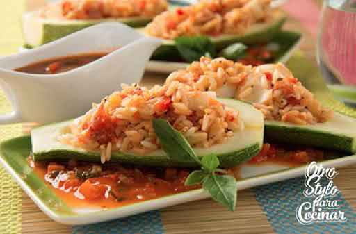 Calabacitas rellenas de arroz y pollo