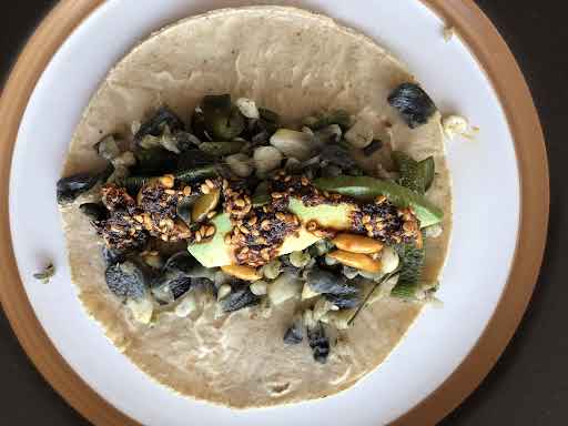 Tacos de soya y huitlacoche