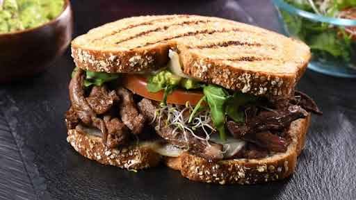 Sandwich de arrachera con espárragos