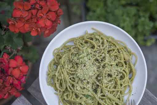 Pasta de calabacita con salsa de pipián