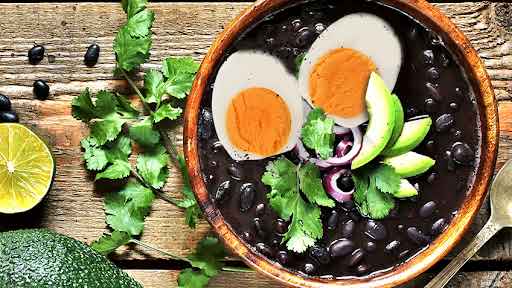 Sopa negra de 375 Kcal