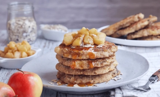 Hotcakes de manzana con piloncillo