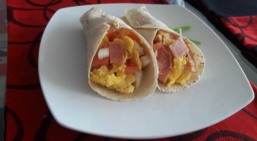 Burritos de huevo con jamón de 255 Kcal