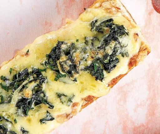 Mollete de frijoles y espinacas