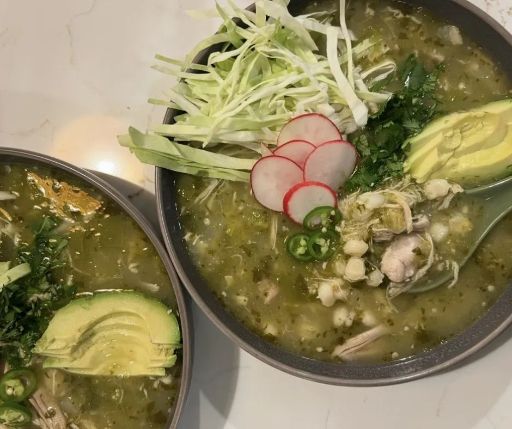 Pozole verde de pollo