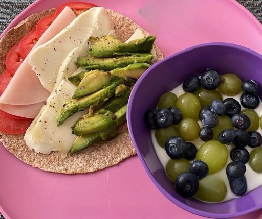 Quesadillas con fruta y yogurt