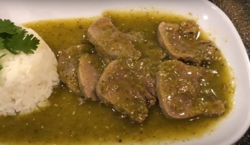 Lengua de res en salsa verde