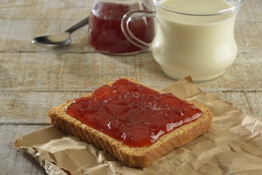 Pan tostado con mermelada de 191 Kcal