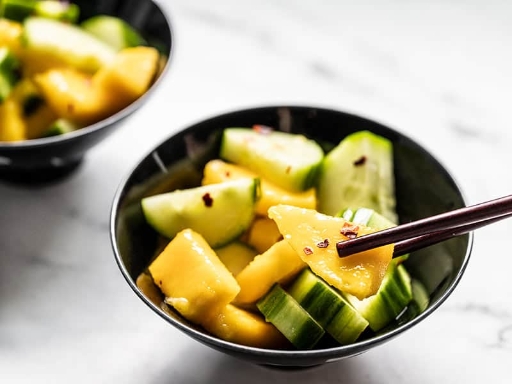 Ensalada de mango con pepino de 56 Kcal