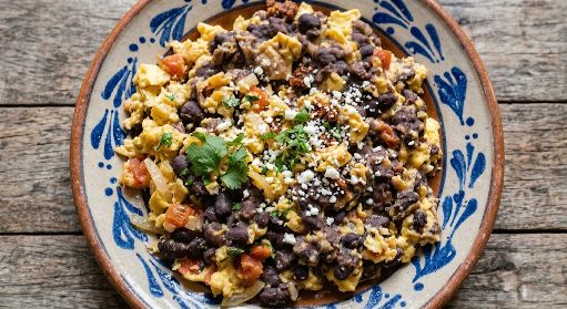 Huevo con frijoles al estilo veracruzano
