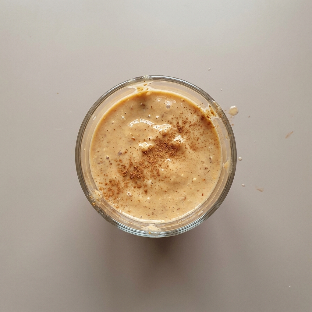Licuado de mamey con avena, requesón y almendra