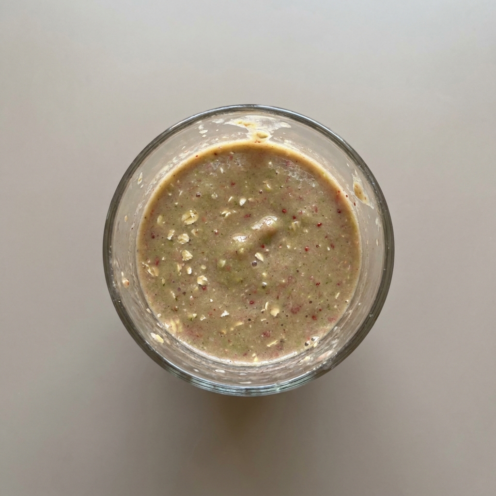 Licuado de avena con aguacate y fresa