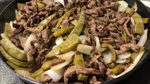 Fajitas de bistec con nopales y cebolla de 138 Kcal