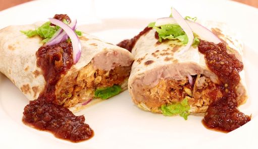 Burrito de frijoles, aguacate y pollo de 318 Kcal