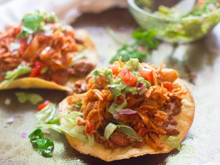 Tostadas de tinga de pollo