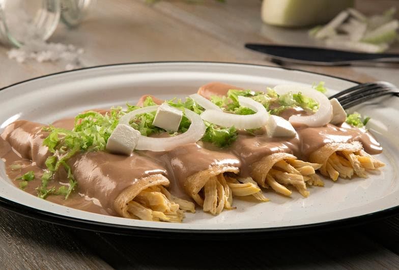 Enfrijoladas con pollo