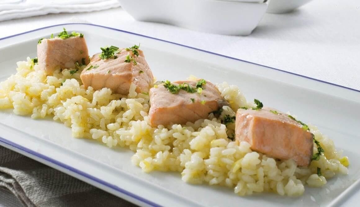 Salmón con arroz al cilantro