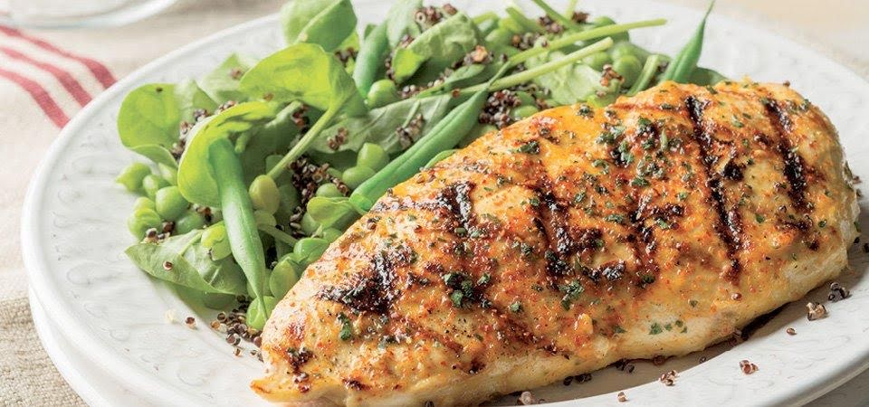 Pollo a la plancha con ensalada verde